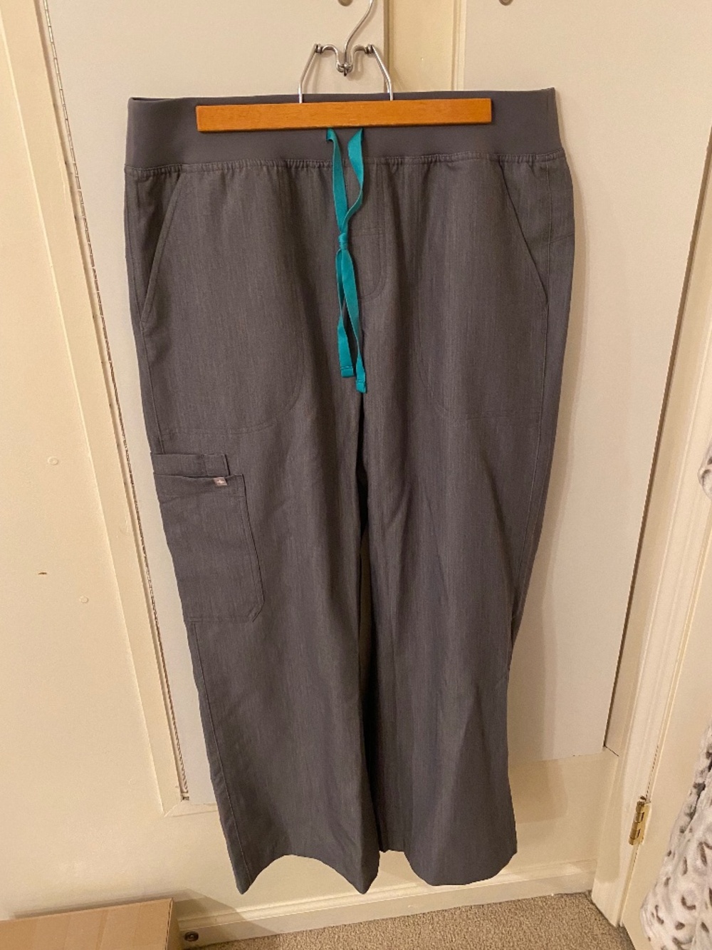 FIGS petite light grey scrub pants